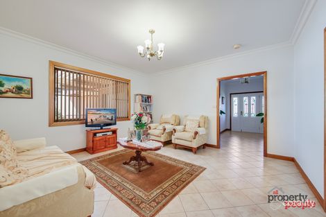 Property photo of 8 Bridport Close West Hoxton NSW 2171