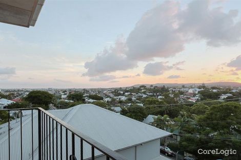 Property photo of 1/8 Zig Zag Street Red Hill QLD 4059