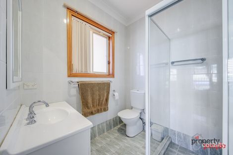 Property photo of 8 Bridport Close West Hoxton NSW 2171
