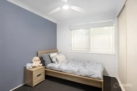 Property photo of 7 Newton Place Blue Haven NSW 2262