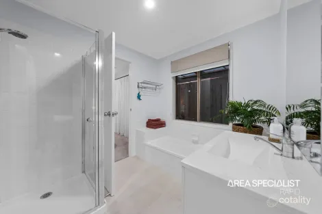 Property photo of 13 Cornell Place Hampton Park VIC 3976