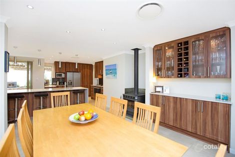 Property photo of 4 Windward Loop Ocean Reef WA 6027