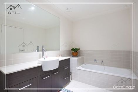 Property photo of 28/1 Belongil Street Pacific Pines QLD 4211