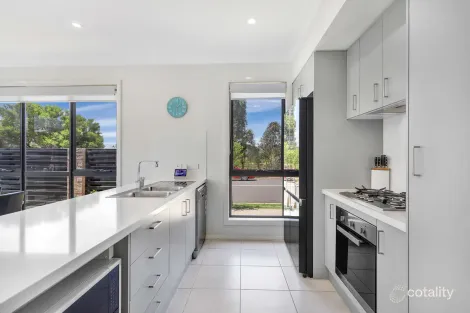 Property photo of 31 Honeysuckle Parade Marsden Park NSW 2765