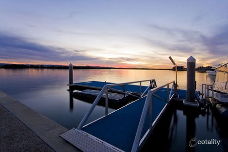 Property photo of 19 Queen Anne Court Paradise Point QLD 4216