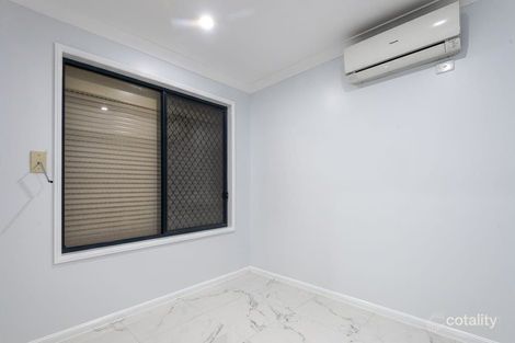 Property photo of 27 Oleander Crescent Durack QLD 4077
