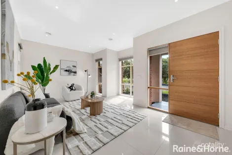 Property photo of 25 Eaglehawk Boulevard Eynesbury VIC 3338