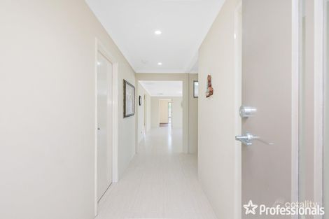 Property photo of 8 Sachem Bend Piara Waters WA 6112