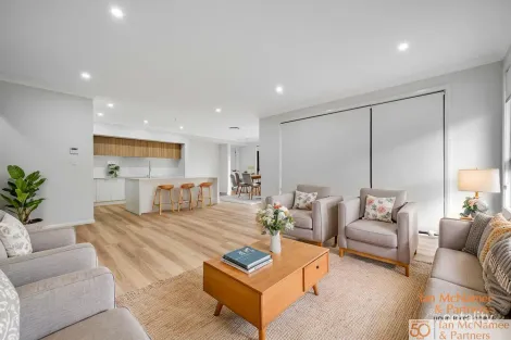 4 Greenbank Ave, Karabar, NSW 2620