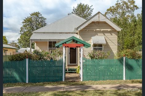 24 Gladstone St, Newtown, QLD 4350