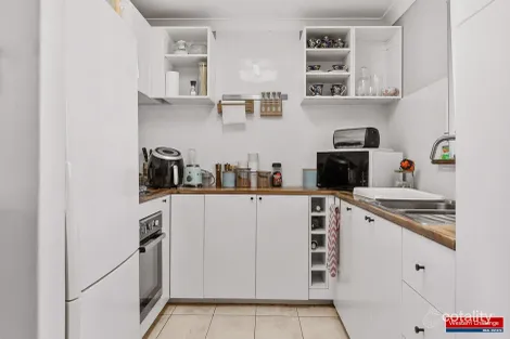 Property photo of 21 Chisham Avenue Parmelia WA 6167