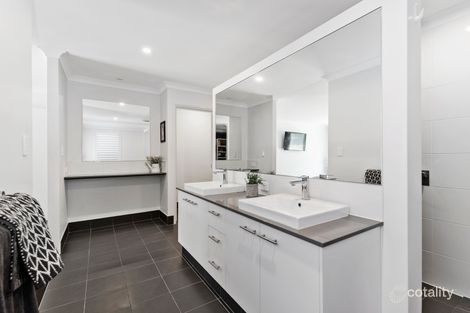 Property photo of 95 Jinatong Loop Dawesville WA 6211