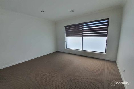 Property photo of 8 Quarter Circuit Springvale VIC 3171