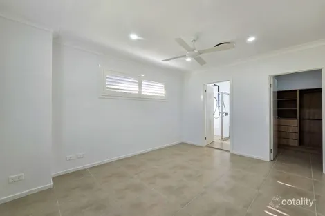 Property photo of 3 Brunton Place St Helens Park NSW 2560