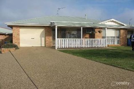 2/1 Juniper Pl, Forest Hill, NSW 2651