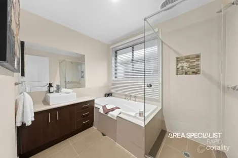 Property photo of 80 Melington Drive Lyndhurst VIC 3975