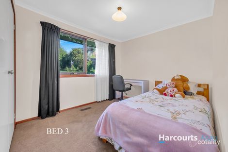 Property photo of 9 Pejaro Place Endeavour Hills VIC 3802