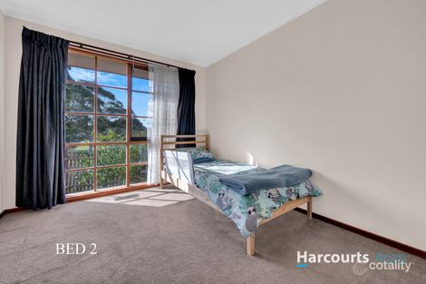 Property photo of 9 Pejaro Place Endeavour Hills VIC 3802