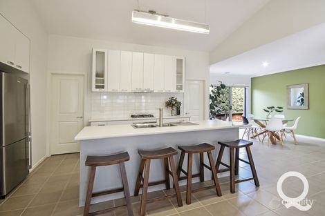 Property photo of 14 Crystal Court Drouin VIC 3818