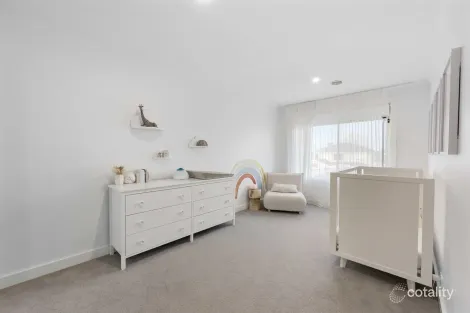 Property photo of 11 Highwood Drive Hillside VIC 3037