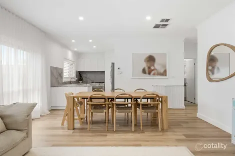 Property photo of 11 Highwood Drive Hillside VIC 3037