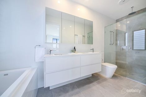 Property photo of 2/20 Riviera Road Miami QLD 4220