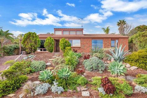 10 Kurrambi Cres, Hallett Cove, SA 5158