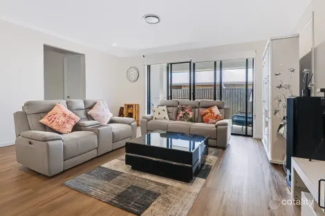 Property photo of 14 Brookvale Street Chambers Flat QLD 4133