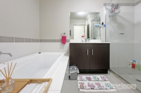 Property photo of 41 Ingleburn Gardens Drive Bardia NSW 2565