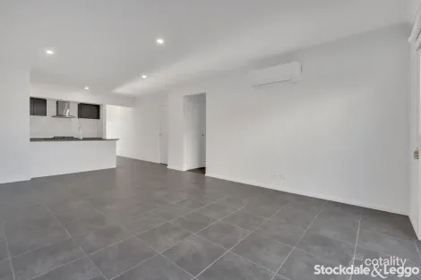 Property photo of 6 Cavesson Road Fraser Rise VIC 3336