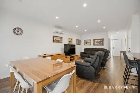 Property photo of 28 Obrien Parade Pakenham VIC 3810