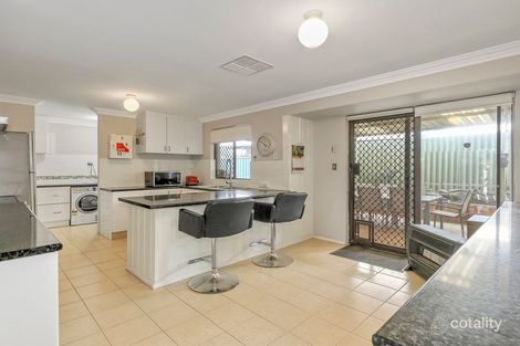Property photo of 2 Jarrah Close Camillo WA 6111