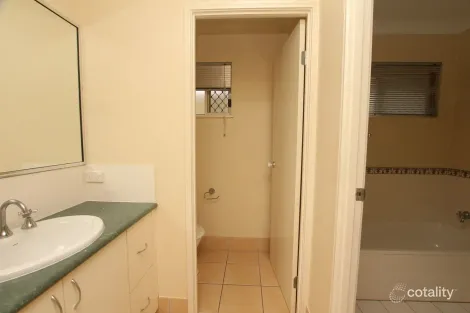 Property photo of 13 Chesterfield Close Brinsmead QLD 4870