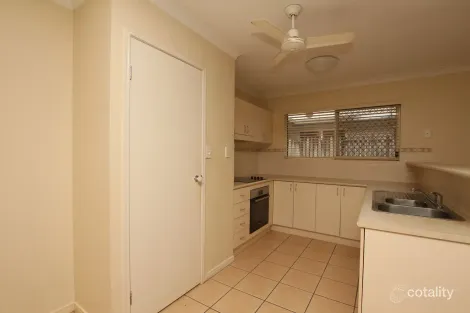 Property photo of 13 Chesterfield Close Brinsmead QLD 4870