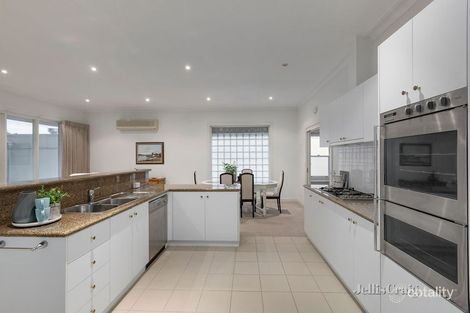 Property photo of 3 Riverside Drive Kew East VIC 3102