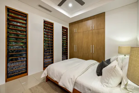 Property photo of 19 Greendale Close Brinsmead QLD 4870