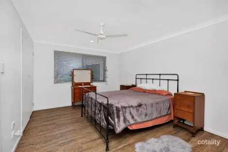 Property photo of 75 Kingfisher Parade Toogoom QLD 4655