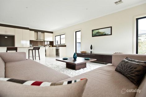 Property photo of 36 Tahoe Circuit Pakenham VIC 3810