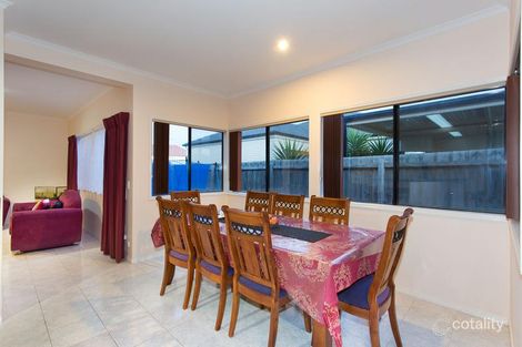 Property photo of 19 Woronora Way Taylors Hill VIC 3037
