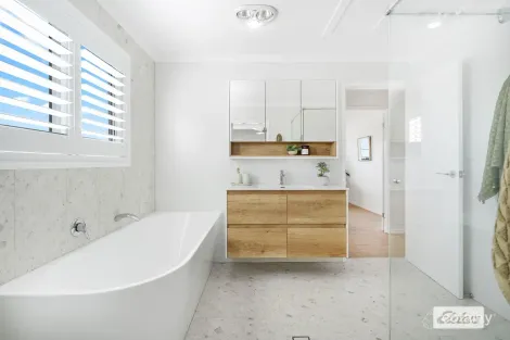 Property photo of 198 Esplanade Point Vernon QLD 4655