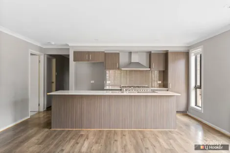 Property photo of 21 Cubbyhouse Road Wyndham Vale VIC 3024