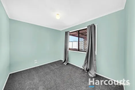 Property photo of 32 Rochester Drive Mount Warren Park QLD 4207