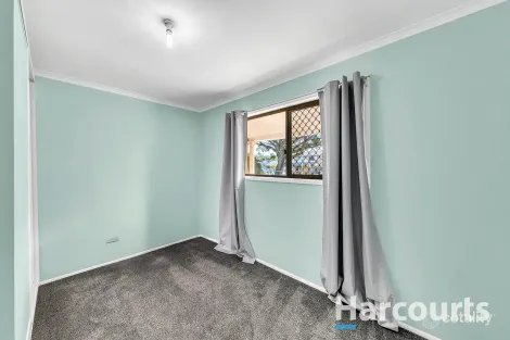 Property photo of 32 Rochester Drive Mount Warren Park QLD 4207