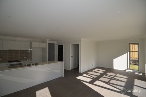 Property photo of 4 Hebe Terrace Glenfield NSW 2167