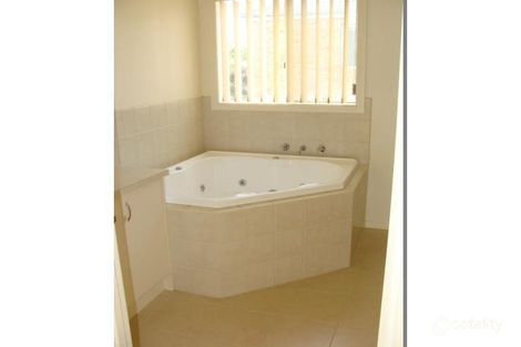 Property photo of 2 Elgin Mews Cranbourne VIC 3977