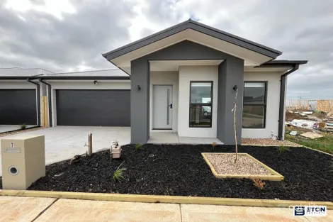 7 Palash Way, Thornhill Park, VIC 3335
