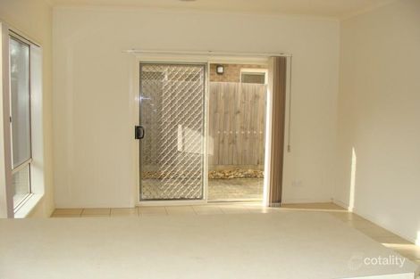Property photo of 2 Elgin Mews Cranbourne VIC 3977