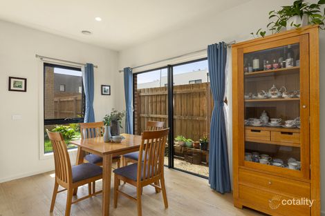 Property photo of 11 Fairview Crescent Avondale Heights VIC 3034