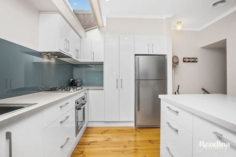 Property photo of 33 Rogan Lane Kensington VIC 3031