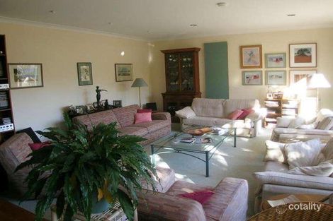 Property photo of 2 Becke Place Garran ACT 2605